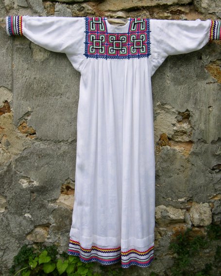Robe Kabyle blanche à galons en laine dos