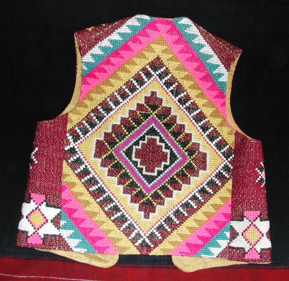Gilet en toile de jute rebrodé dos