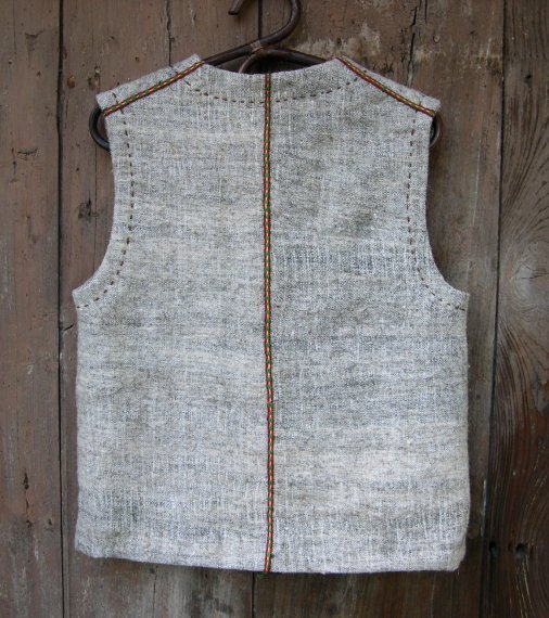 Gilet en laine grise de Touggourt vue de dos