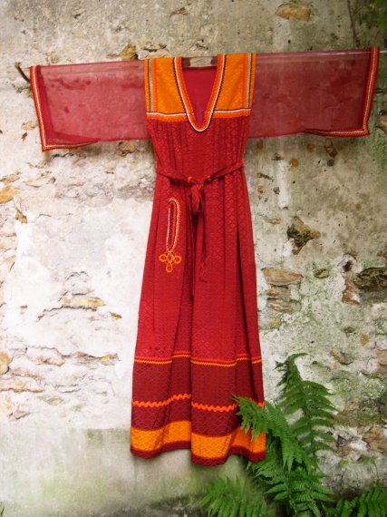 Robe rouge orangée