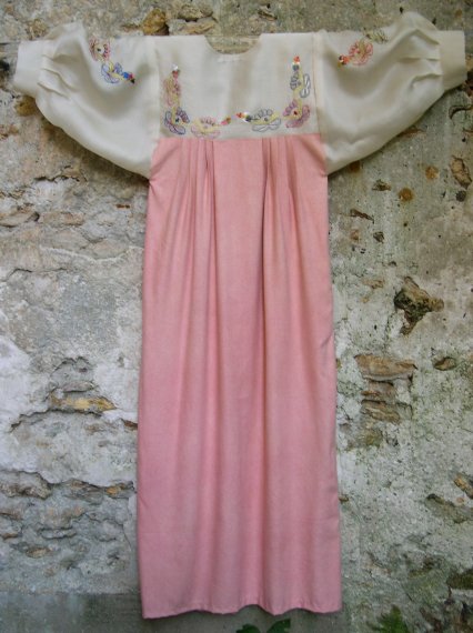 Robe avec empiècement et manches dos
